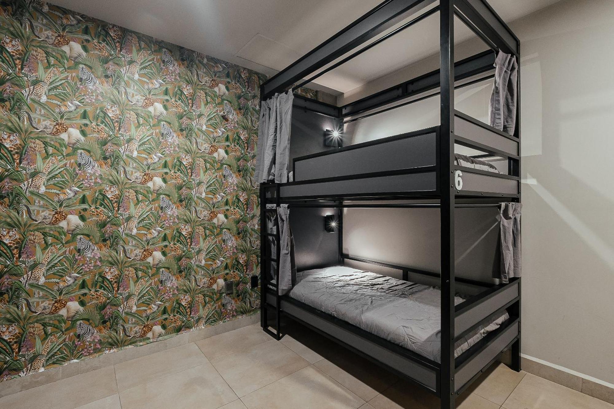 Guest house Bed In Mixed Hippie Mexico City